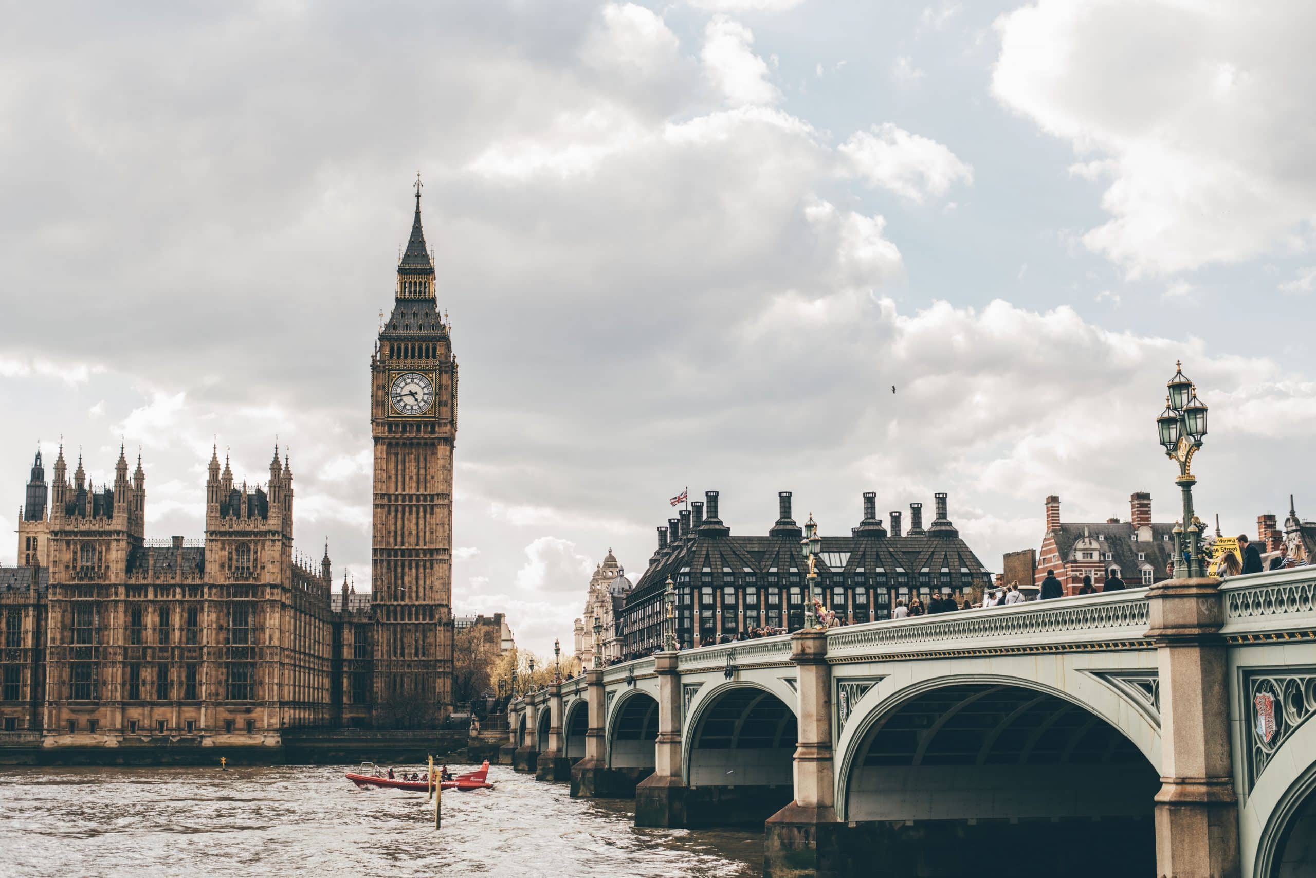 Perchè uno SVE è meglio di fare il cameriere a Londra? I vantaggi del Volontariato Europeo